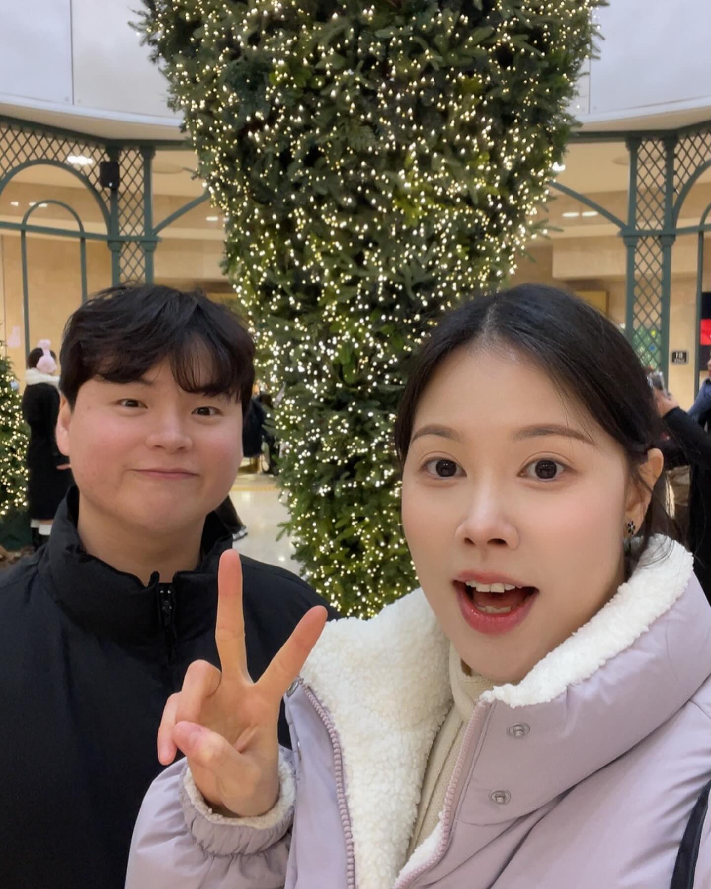 호캉스 고마워요 진욱🥹❤️
서울 3대 뷔페 겁나맛있었당👏
이른아침이라 전날 저녁에먹은게
소화가 안되서 많이 못먹은게 아쉬울뿐..😭
jinwook.rt
lottehotel_seoul