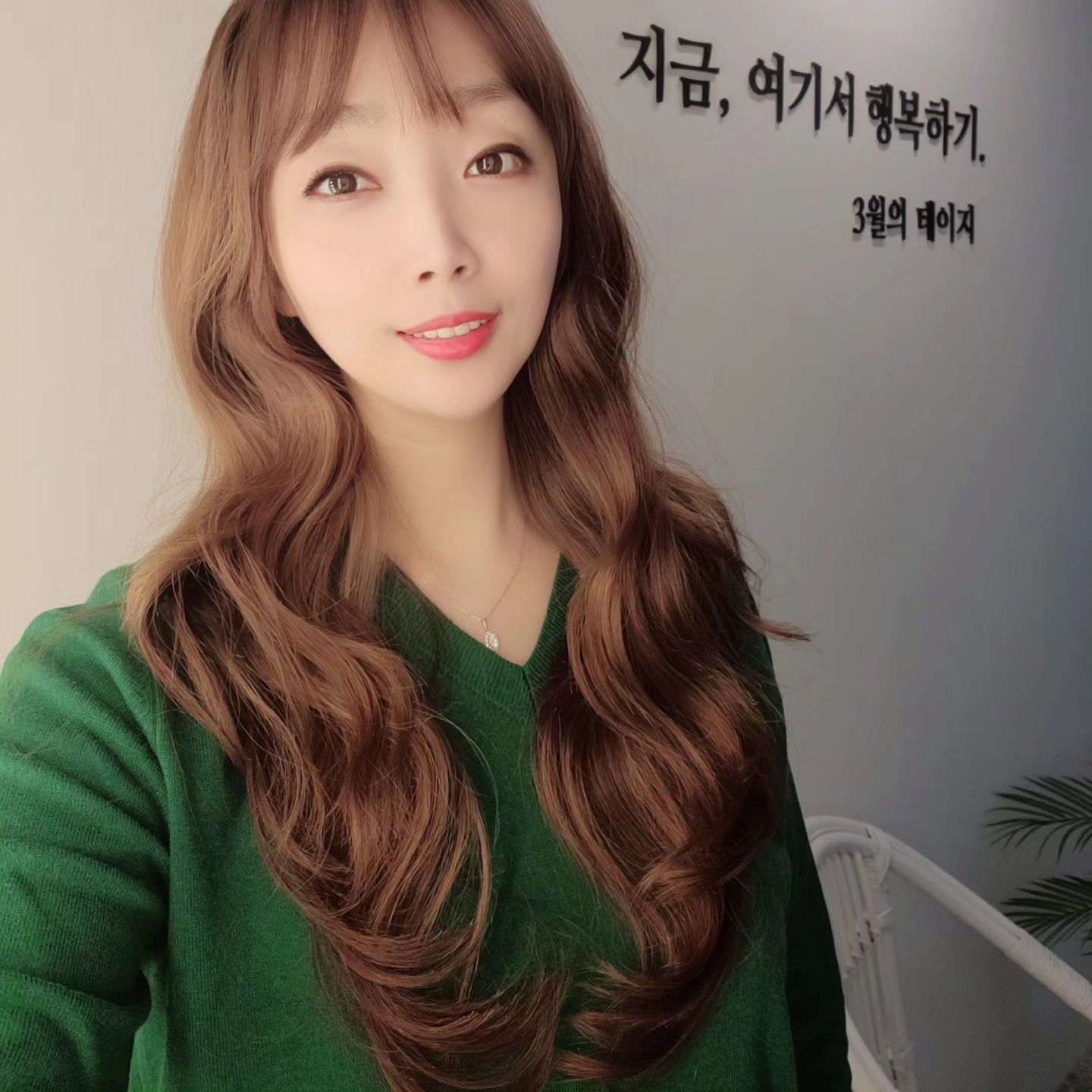 #3월의데이지

기분전환이 필요했던날..
컷트 잘한다고 소문난 #전주혁신도시미용실 놀러가서
제대로 힐링하고 왔던날!
컷트도하고 염색도하고 기분까지 리셋한 그곳!
섬세하게 컷트솜씨만 좋아신지 알았더니 말솜씨까지 좋으신
#시오원장님 덕분에 머리하는 내내 즐거웠어요!
다음에 또 갈께요! 단골 미용실 제대로 접수!

3daisy_hairsalon

#전주염색 #전주파마 #전주하이라이트 #전주미용실
#컷트잘하는전주미용실 #남자원장님 #전주뿌염 #일상