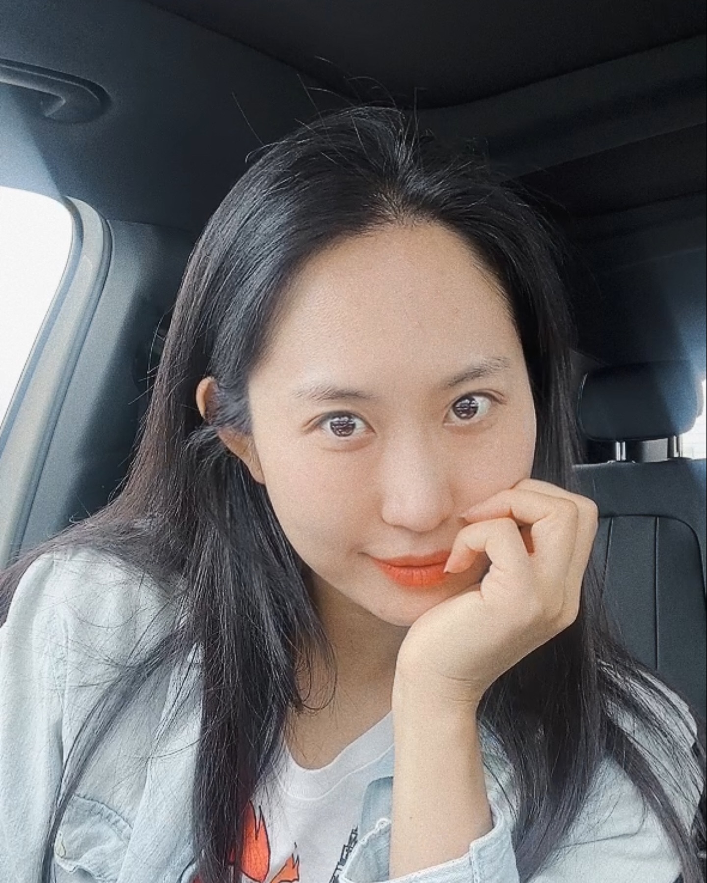 피드는 왜 올리기 힘든지 모루겠쒀여🙄
 
1. 아빠 농장 가는 차안에서
2. 농장가면 캠핑하는 기분이예요.
3. 파인애플 꽁다리를 키워보겠습니다🍍
4. 오늘날씨에 파3도 무리데쓰~~~눈앞이 핑~핑~돌았다는거
5. 천프로와 파3 강습😆

모두들 무더위 조심하세요~~~

아주 실속있게 연습장 한시간에 파3해주고
한강라면에 팥빙수까지 🍽️ 클리어~~~
#골린이 #골린이성장일기⛳️ 언제 두자릿수 되어보나…
#골프스타그램 #골스타그램 #골친환영 #골친자
#골프코디 #조일플라자골프클럽