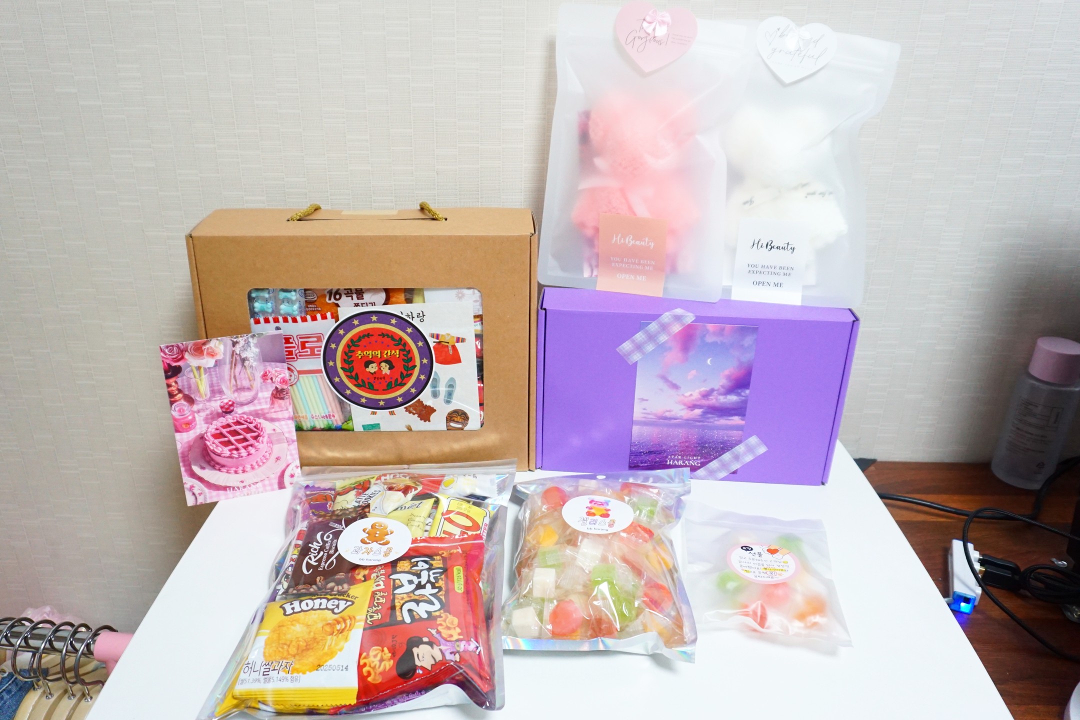 #협찬 어린이집답례품 스쿱과자♥
#별빛하랑 예쁜패키지 한입간식세트
소개해드릴께요~❤️

요즘 입이 심심하네요~😍

스쿱 간식을 알아보다가 먹기좋고 선물하기에도 좋은 스쿱마켓을 발견했어요!😊

🌈선물하기에도 좋고 깔끔한 패키지!
🌈추억의 간식 22종 선물세트
🌈과자스쿱, 젤리스쿱, 곰들이핸드타올까지

아이부터 어른까지 좋아하는 간식을 듬뿍 담아 
🥇어린이집답례품, 야유회답례품🥇
으로도 딱이에요!

간식을 구매했는데 포장이 너무 예뻐서 선물이 온 것 같아요^^

👉한입간식 8,900원 
👉추억의간식 9,900원 
👉과자스쿱 3,000원 
👉젤리스쿱 3,000원
👉곰돌이손수건 1,900

#제품제공 #스쿱마켓 #답례품 #간식꾸러미 #과자모음 #간식모음 #젤리스쿱 #어린이집답례품 #간식 옛날과자 #별빛하랑 #스쿱간식 #과자선물세트