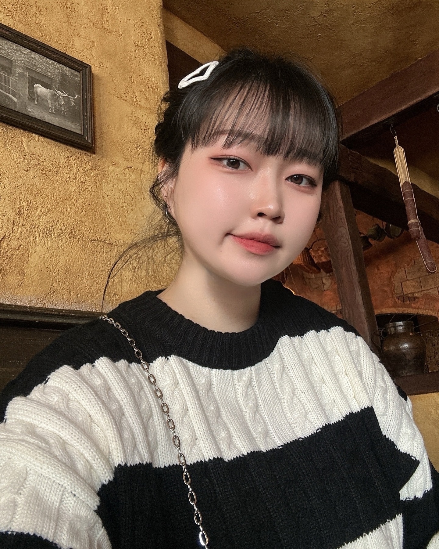 🩶🤍🖤

aznavour_paris 
#광고 #무신사 #아즈나브르 #하트헤어핀