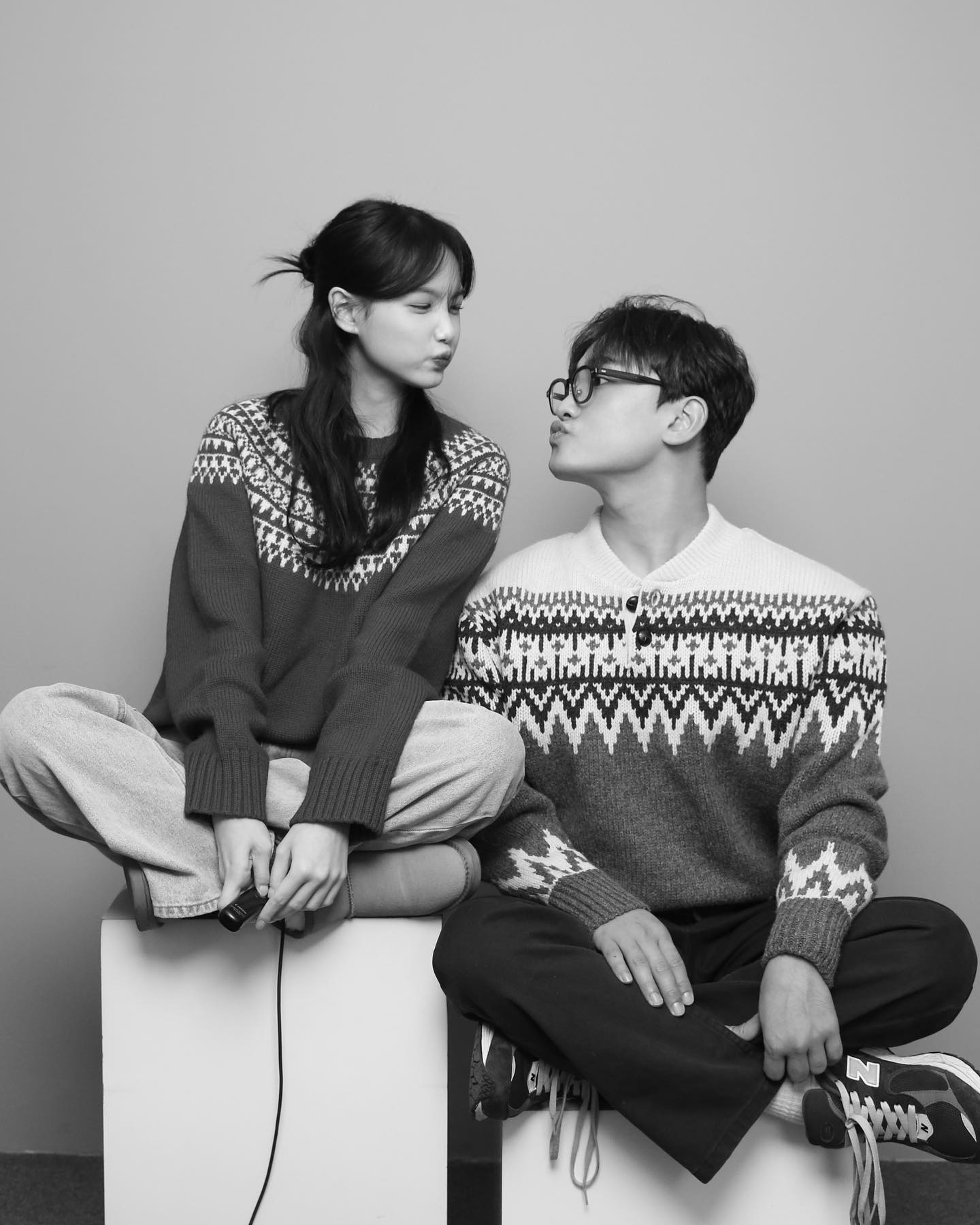 오빠야랑 1주년🎅🏻❤️

#오디티모드 #흑백사진 #odtmode #1주년 #흑백사진포즈 #sel #1주년기념 #사진 #selfie #셀프사진 #셀프사진포즈 #기념일 #일상 #좋아요 #1년선물 #흑백사진관 #셀프사진관 #like #크리스마스사진 #크리스마스이브
