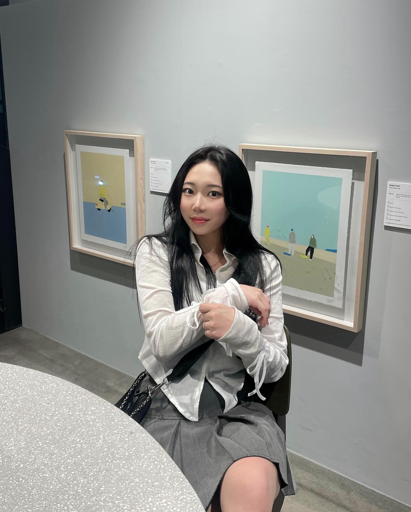 날도 풀리는데 슬슬 봄코디 준비해야지🌱

어제 내 스토리 본 사람들은 먼저 봤을 아이템!! 
무신사, 에이블리에서 만날 수 있는 #슈퍼서브 24SS 아이템 언밸런스 후크 크롭 셔츠였오🤍 언밸런스한 디자인에 리본 포인트까지 슈퍼서브만의 유니크한 스타일이 너무 맘에 들어서 봄 오기도 전에 호다닥 입고나와버렸다🙈 

#슈퍼서브우먼 #무신사베스트아이템 #맨투맨 #후드 #ootd #무신사스냅 #supersub #에이블리슈퍼서브