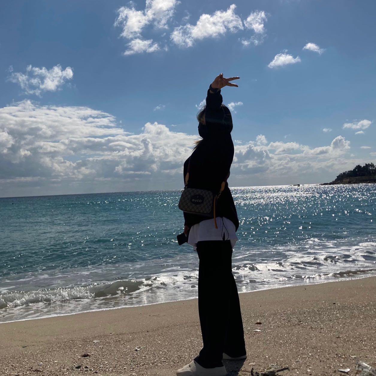 🌊
.
.
.
.
.
.
.
.
#바다 #파도 #울산 #울산맛집 #울산카페 
#f4follow #follow #ootd