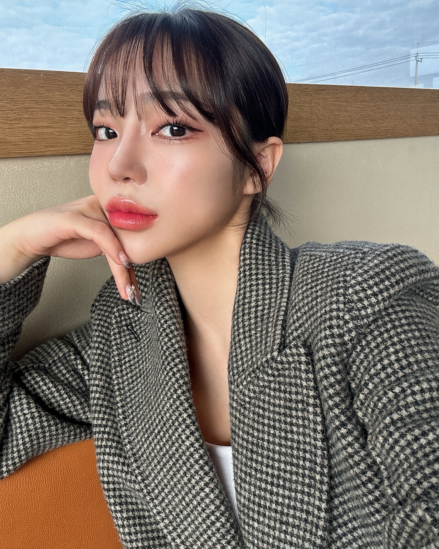 내 머리 이제 잘 끌어모으면 묶이기두 함 ㅋㅋ
