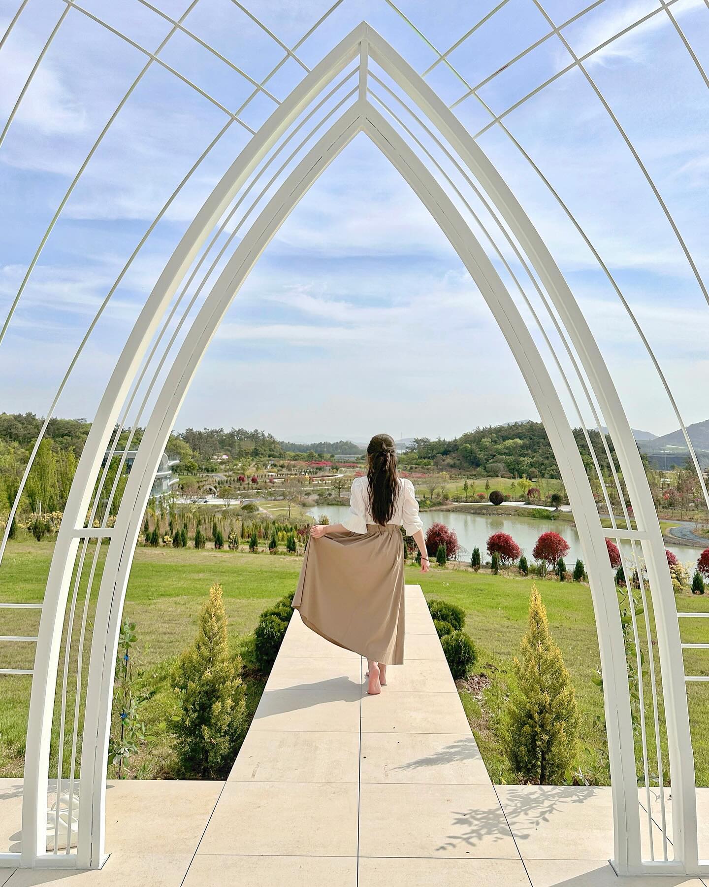 너무 예쁜 해남 산이정원..🍀

5/4일 개장 무료입장인데
공룡대축제랑 해서 같이 방문하면 
너무 좋을거 같아요!!

아가랑 어린이날에 어디갈지 고민이라면
해남 완전 추천..💜
 
🏷산이정원 sanigarden_ 

#해남 #해남여행 #해남인플루언서홍보단 #아이랑가볼만한곳 #전라도여행 #어린이날행사 #광주근교나들이#공룡대축제 #해남공룡박물관 #산이정원
