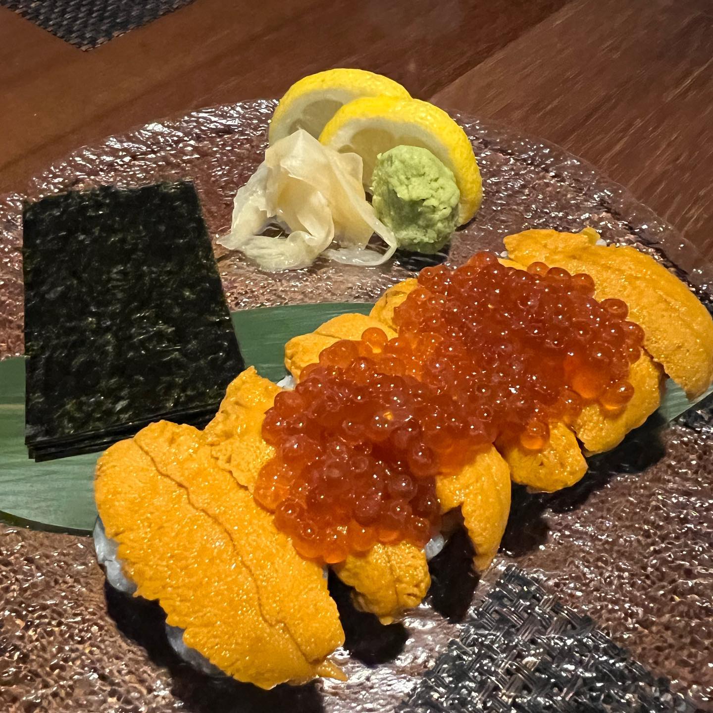 진짜 너무 맛있어서 기절할뻔 한 곳🍣
연어알 진챠 영롱하다 숟가락으로 퍼먹어야행
우니 짱 크고 싱싱하고
우니가 파스타 소스라니😍

#김요미맛집 #요미맛집추천 #요미맛집투어
#갓포쿠모 #갓포쿠모양재 #양재동맛집