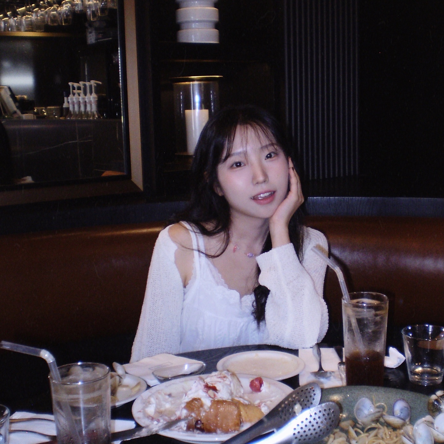 what‘s happening? 💬
_
_
_
#fyp #fypシ #viral #l4l #f4f #가로수길 #가로수길카페 #가로수길맛집 #신사역 #신사맛집 #신사카페 #슬리브리스코디 #빈티지샵 #빈티지카메라