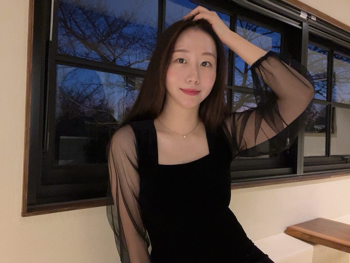 유덩애미 인생샷건지다💫
mz덜 쇼핑몰 에이블리에서 샤핑두 하고여
그해경주 너! 맘에들어쒀!!

블랙으류 컨셉맞춘 칭구들이랑
블랙곤듀들 등장❣️
한 일년치 셀카는찍구왔구요

#셀카 #셀피 #selfca#selfie#instagram#follow#맞팔#소통#일상#daily#dailylook