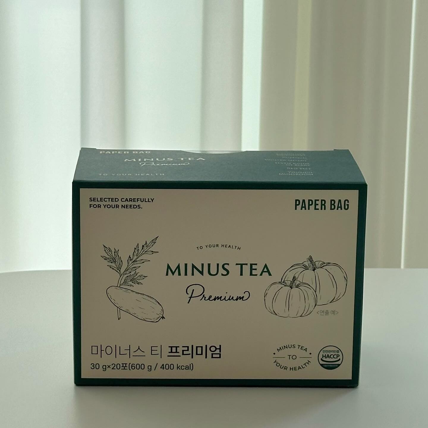 손, 발이 슬슬 저리고 붓는 느낌에 이대로 있어선 안되겠다 싶어서 사본 마이너스티🫖배송 오자마자 한포 마셔봤는데 슴슴한 한약맛이네 싶다가도 삼키고 나면 베리맛 달달함이 남아서 먹기 어렵지 않더라고요! 효과가 있어서 붓기템으로 정착할 수 있길😌

🏷️ paperbagkr minus tea