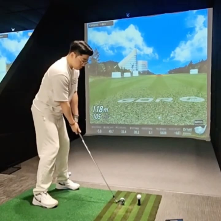 예쁜 LED 골프공⛳️

야간에도 필드에서 칠 수 있는 LED 골프공으로
예쁨 가득 특별함 가득 DAINA 골프공!

골프공을 타격 시 8분정도 불이 들어오고
총 2400분, 총 300회 사용 할 수 있어요! 

이벤트용으로도 좋고
지인에게 선물용으로 좋아요

-
#LED골프공 #다이나골프공 #야간골프공 #이쁜골프공 #DAINA골프공 #꽁냥꽁냥루리네 #부부골퍼 #골프 #골프용품 #골린이 #골프미치광이 #골프에미치다 #필드용품 #라운딩