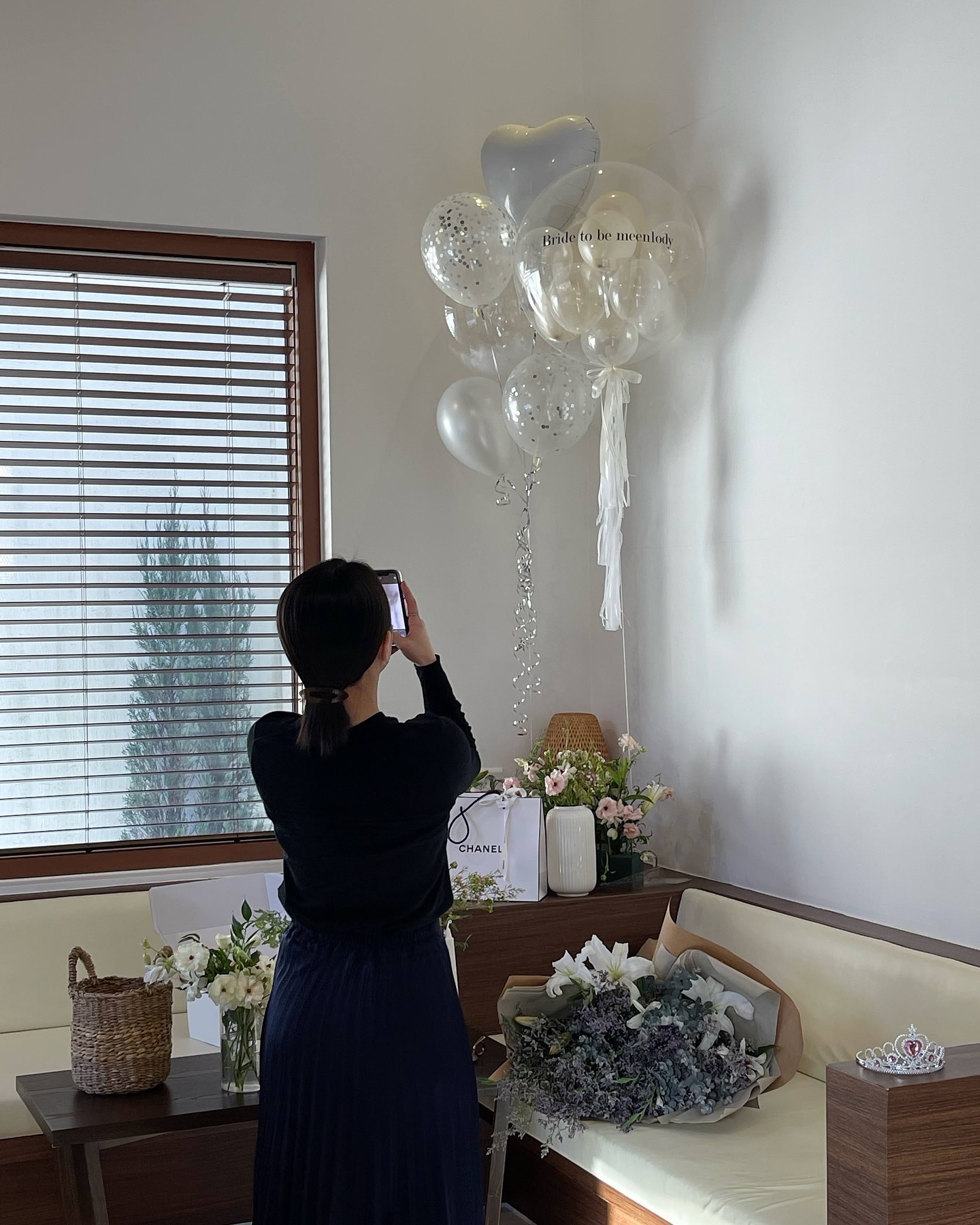 블로그에 제 브라이덜샤워 문의가 많아서 남깁니다🤍
장소는 울주 노아풀빌라🫧
꽃 장식은 친구들과 직접 어레인지 했어요!

#브라이덜샤워 #부산브라이덜샤워