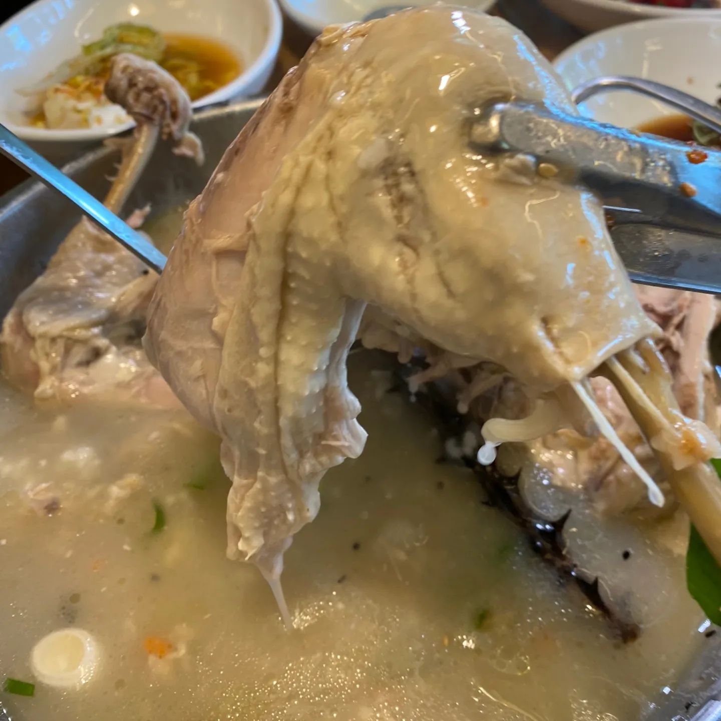 #순천백숙 #순천코스요리
#순천닭집 #미주농원120 
#순천맛집 #순천맛집추천 #순천닭구이
#순천만맛집

미주농원은 순천에서 인기 많은 곳으로
주말이면 항상 웨이팅이 있는 곳입니다!ㅎㅎ

이번에 드라이브 겸 몸보신을 하기 위해 왔는데
밑반찬 뿐만 아니라 백숙 맛에 또 한번
반했네요!ㅎㅎ