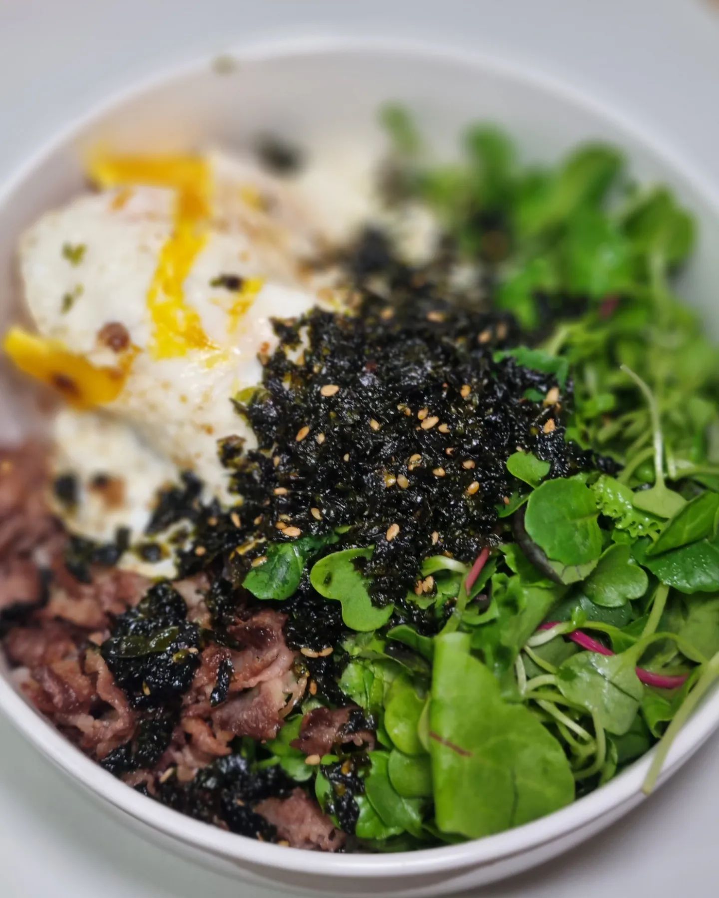 #챈이네
.
.
풀무덤 끝🫠 상추 듬뿍 새싹 듬뿍
김가루 옵션 우삼겹 옵션 계후추가🍳
.
.
#챈이네집밥 #집밥레시피 #쉬운레시피
#상추비빔밥 #야채비빔밥 #상추요리
#메뉴고민 #집밥메뉴 #자취생혼밥 #집밥
#koreafood #foodie  #선팔맞팔