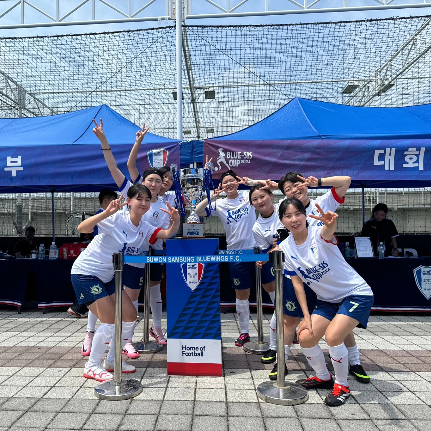 수원블루윙즈시스컵🏆💙

인생아 흘러라 나는 좀 더 놀련다
