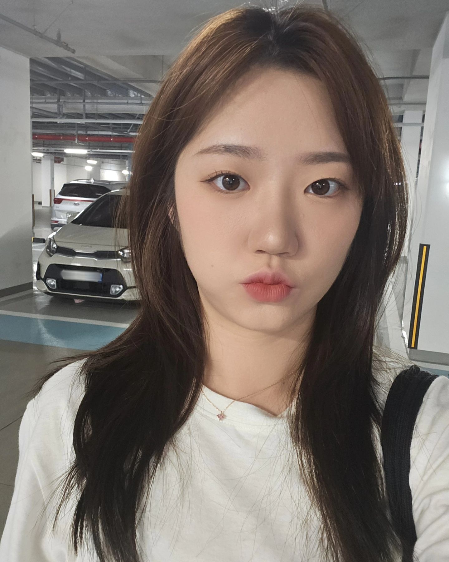 아침에 자고 일어났는데 
내가 드라이 했을 때 보다 머리스타일이 마음에 들었던 날