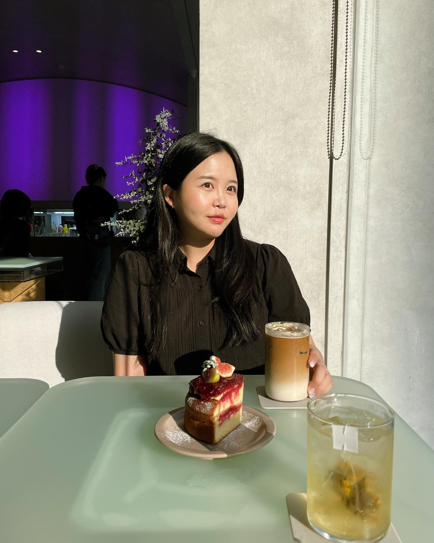 카메라 의식을 안하려 눈을 피했지만 왜 의식하고 있는거니 나자신아 (코슥머슥어색) 🍰