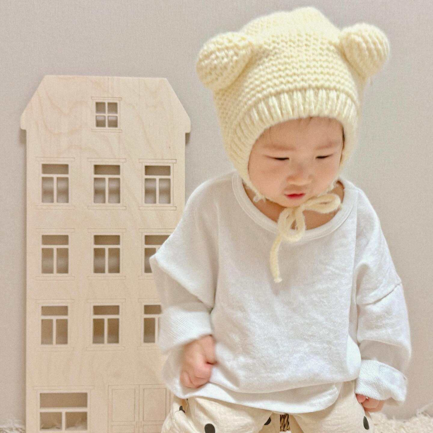 인플루언서 아들로 산 지 N개월차, 
알아서 척척🫢 

#아기모델 #청주아기모델 #아기옷 #아기ootd #돌아기옷 #남자아기옷