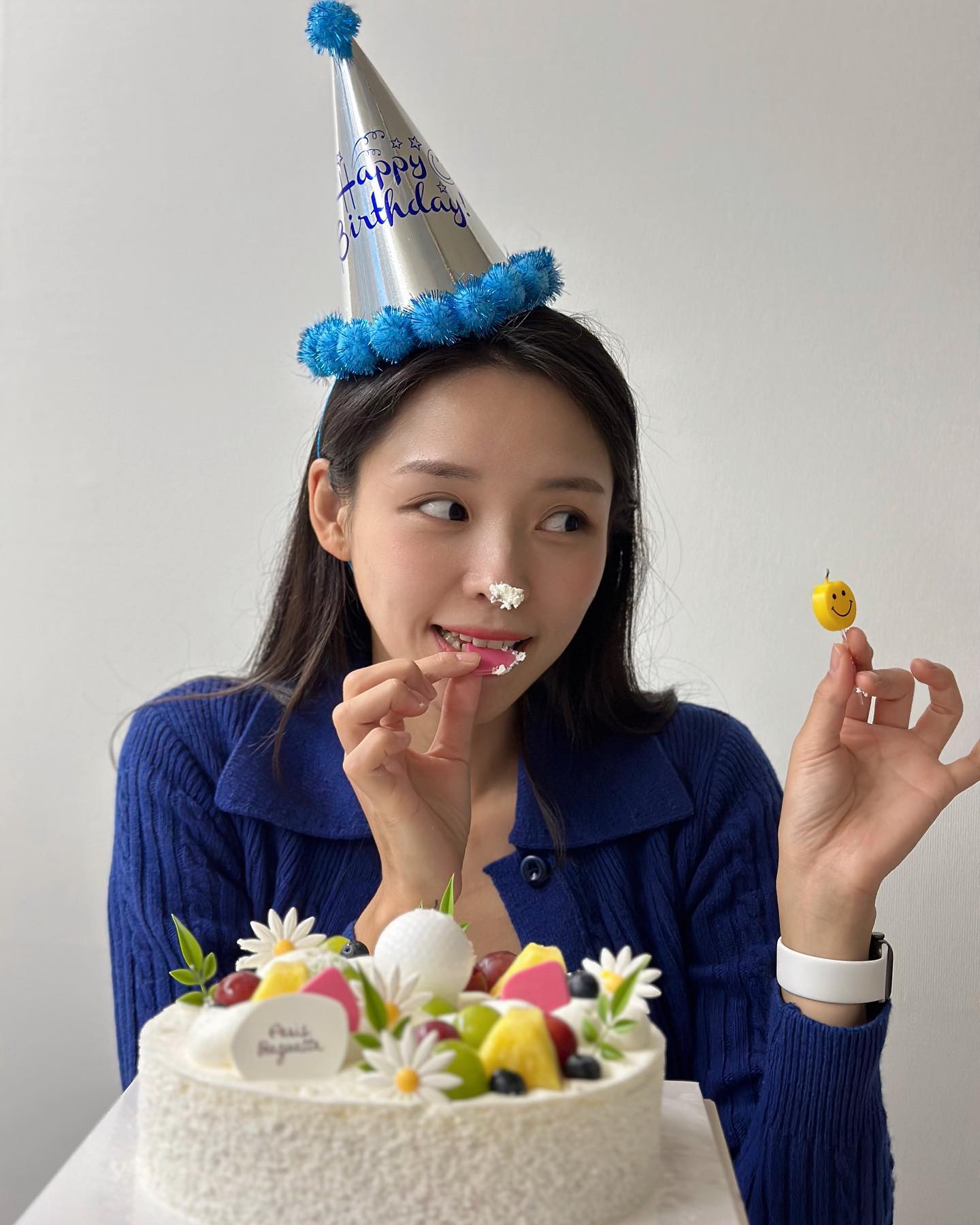 네, #생일예고제 입니다. 
내일은 밍지 생일이에요! 
항상 조용히 보내던 예년들과는 달리 올해는 뜻밖의 생일파티를 많이하는중💙🤍 
#내일생일
#1025