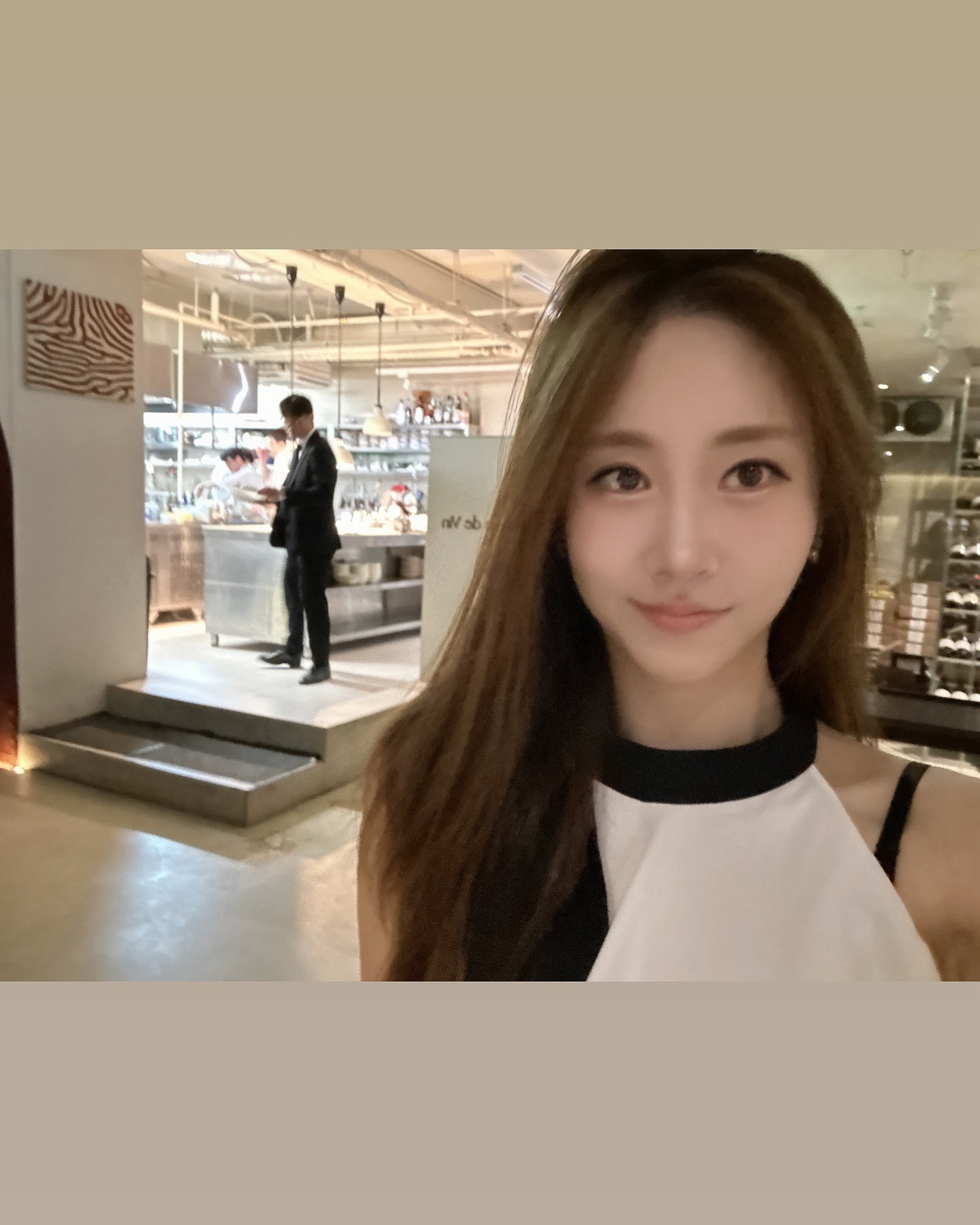 #Ilovefall
내가 제일 좋아하는 달이 왔는데
너무 갑자기 계절이 바뀌어서 그럴까 허하네
언제 10월이 된거야😟
게시글은 왜 한달만에 올리는거야…