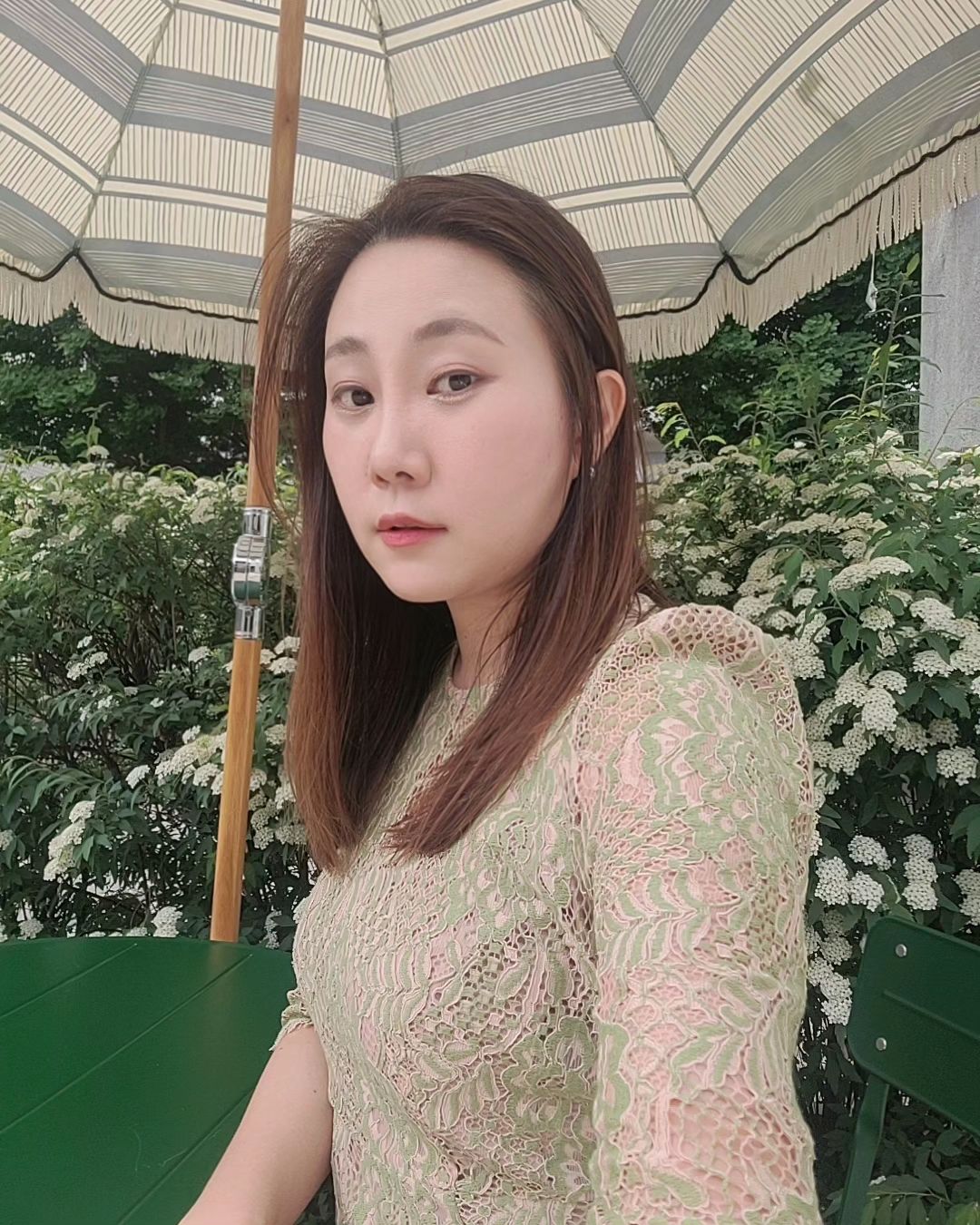셀카는 찍고 싶은데 의지를 못 따라가는 멍 때리는 표정 ㅎㅎㅎ 증명사진입니까~? 암튼 여기는 올 때마다 좋음~ 그 좋음이 사진에 잘 안 담기는 게 아쉬울 따름 ㅠㅠ 직접 와봐야 진가를 느낄 수 있는 곳이랍니다