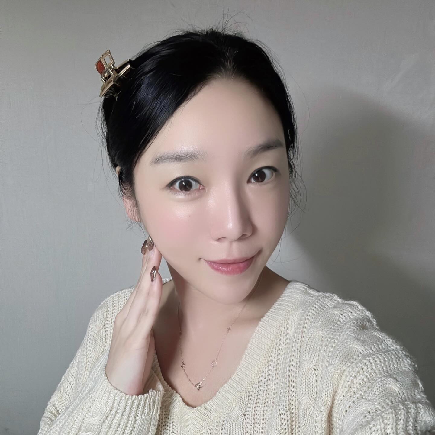💟업체제공제품💟

미백기능성분 2.5배 강화!
기미 완화와 탄력을 동시에!
100% 순수 비건
#본트리비타브라이트닝크림 🌸

기미 뿐만 아니라
색소침착 부위 개선까지
임상테스트를 완료한 제품이에요❤️

피부보호 특허원료가 함유되어
피브를 밝고
촉촉하게 가꾸어주구요💕

인체적용시험을 통해
보습 탄력 피부장벽 피부톤 
관리에 도움이 된답니다💜

#크림추천 # 기미 #기미크림추천
#기미잡티크림 #미백 #화이트닝
#미백크림 #화이트닝크림
#미백크림추천 #본트리