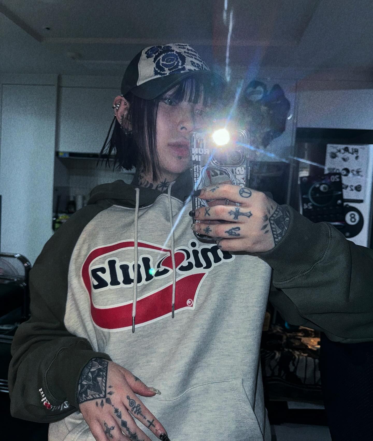 💚✨ with_misslulz 
30년 인생중 첫 카키 set set set !! ✌🏻
Y2K스럽고 귀엽고 그래..물론 모자랑 후드티가!!(?)