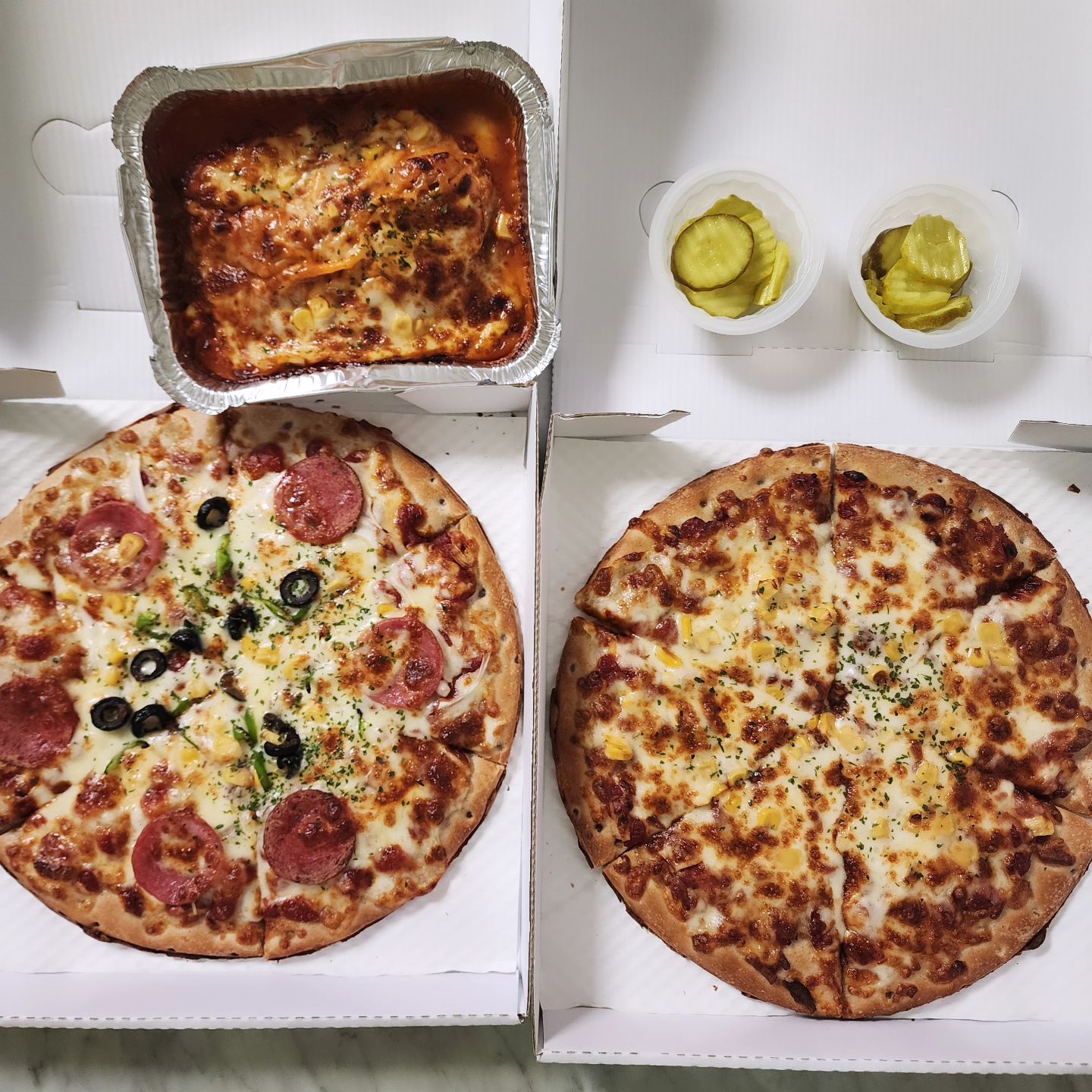 #토요일은피자

토익 망치고온 jh 데리러 갔다가 점심은 🍕