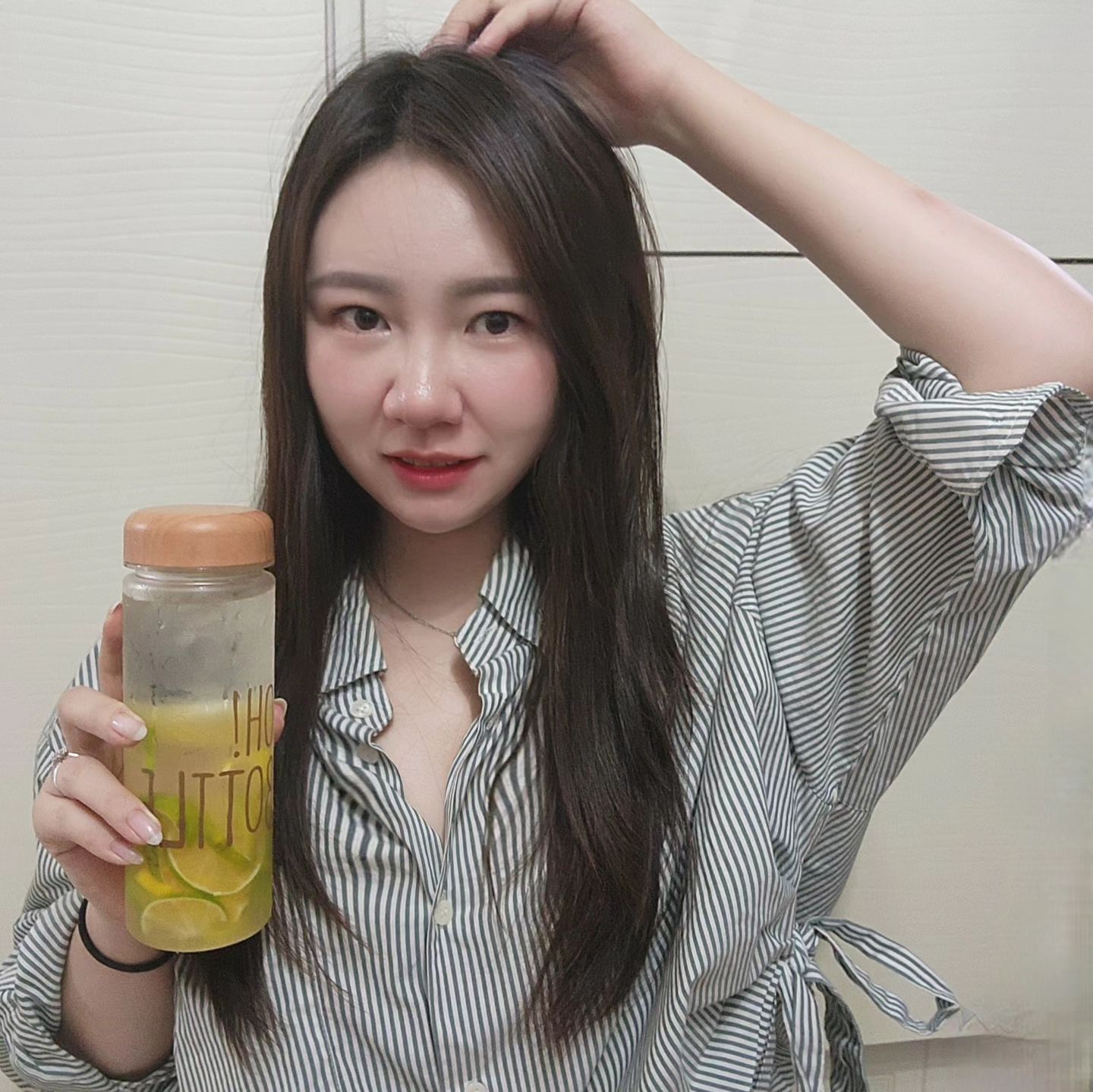 #협찬 #오보틀

평소 오보틀 텀블러를 자주 사용하는 편!
이번에는 우드감성을 더한 트라이탄 오보틀을 장만했어요.

오보틀의 가장 강점은 차망이 있어 차를 쉽게 마실 수 있다는 점.🤍
기본속캡과 쉐이커까지 용도에 따라 다양하게 사용할 수 있어
정말 너무 만족스럽더라고요.

BPA FREE 인증으로 안심하고 사용할 수 있어 굿!
장애인연계고용대상 기업으로 국산제작까지 좋은 일까지 완벽하죠?

우드컬러도 다양해서 디자인까지 예쁘게 사용할 수 있으니까
유니크하고 예쁜 텀블러 물병이 필요하다면 오보틀 추천 🙌🏻

#텀블러 #물병 #트라이탄보틀 #트라이탄텀블러 #예쁜물병