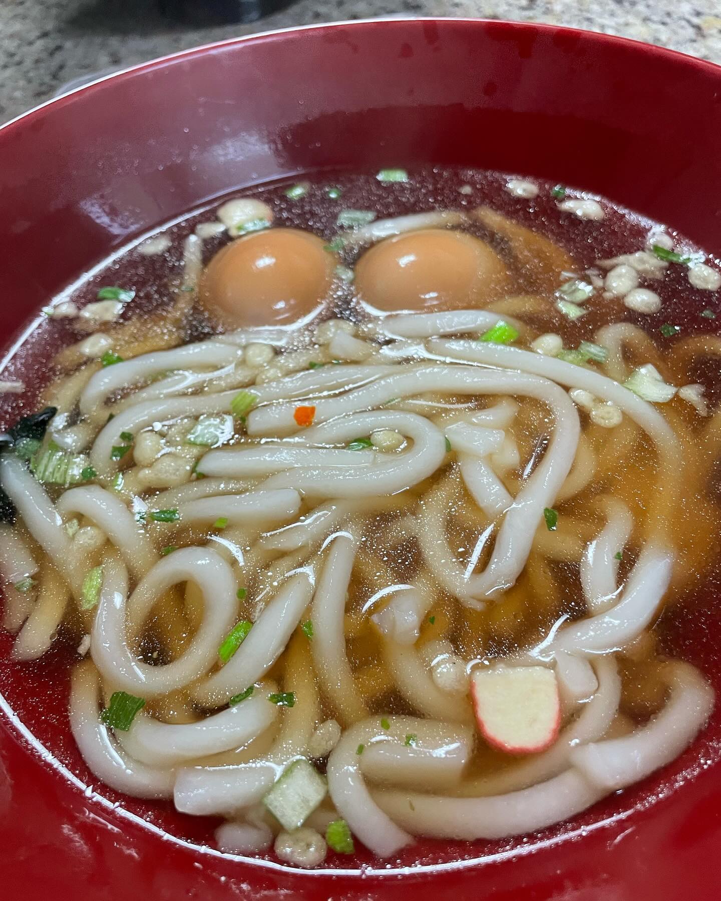 밥먹기 귀찮은건 일시적인 거짓현상이였어... 계란 두알이나 넣고 우동 한그릇 뚝딱은.. 진실🤣

#야식 #집밥기록