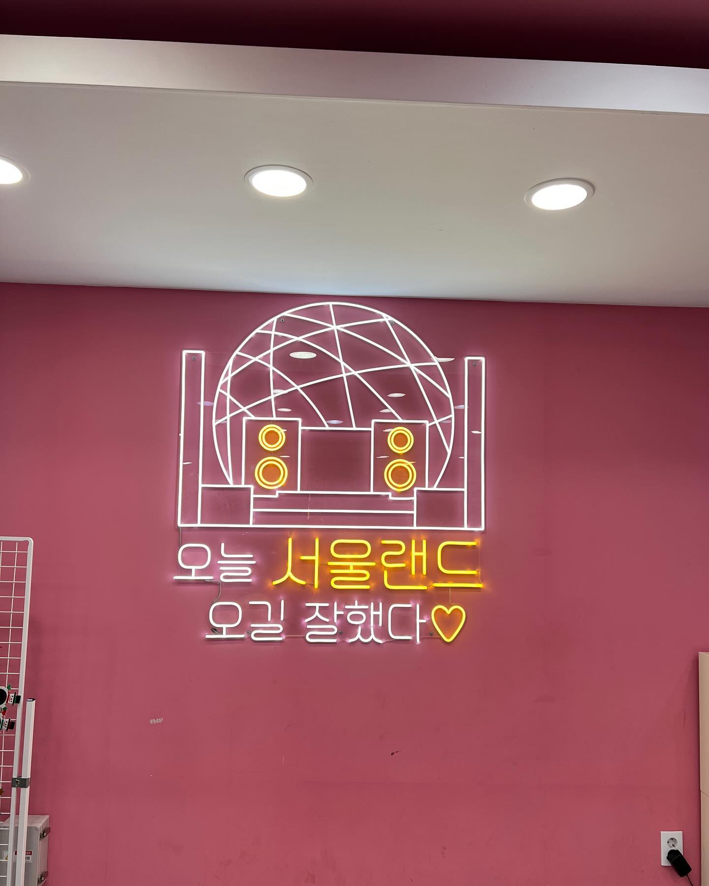 #서울랜드🎡 #주말이라사람많을줄알았는데 #사람들많치안네 #눈치게임성공 #도깨비바람도탔당✌🏻 #연속2번 #바이킹4번탐