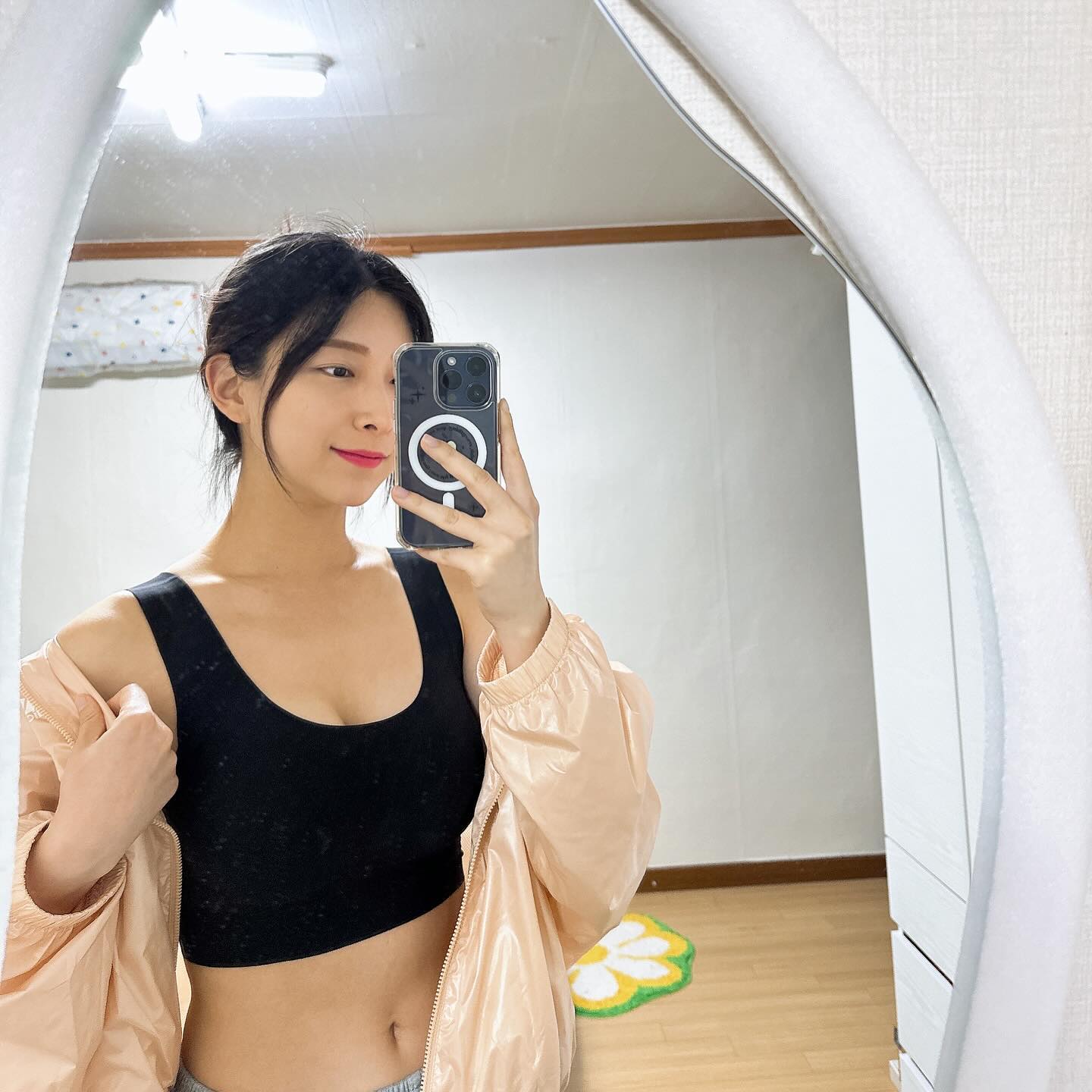#협찬
편안함은 기본, 단단하게 잡아줘서 
운동까지 가능한 더조이 심리스브라😘
언제 어디서나 자유롭게 움직일 수 있어야죠
매번 몸에 맞지 않는 답답함을 느꼈다면 
이번 기회에 바꿔보세요🫢
.
.
.
#협찬 #더조이 #THEJOY #감각 #라드핏 #RADFIT #브라추천 #심리스속옷 #심리스브라 #이너웨어 #여성속옷 #홈웨어 #데일리웨어