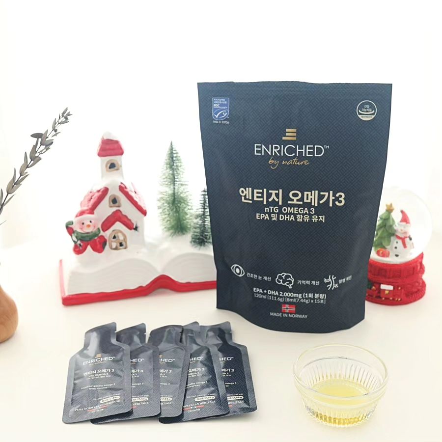 스마트폰이나 컴퓨터 등 전자기기를 보는 시간이 많아서 눈 건강 관리에 신경 써야겠다 생각이 들었어요 
이왕이면 아직은 괜찮을 때 관리하는 것이 좋지 않을까 생각이 들었는데요 하지만 전자기기로 만지는 시간을 줄이기는 생각보다 어렵더라고요
 그래서 건강기능식품으로 챙겨 갔다 생각이 들어 오메가 3를 챙겨 먹는 것을 추천하는 분들이 많아 선택해 보았습니다
​쑨랩nTG오메가3 는 액상형 마시는 오메가 3 제품이라 산뜻하게 섭취하기가 좋겠더라고요​
nTG오메가3의 하루섭취량은 2,000mg의 섭취가 가능합니다 
1포에 DHA1,400mg와 EPA600mg를 섭취할 수 있어요

매일 하루에 한 포씩 섭취가 가능하며 정제형이 아니라 액상형이라 부담 없이 섭취가 가능합니다 
오​메가3의 특유의 비린내가 날까 봐 걱정했는데 상큼한
 레몬향이라서 먹기에 부담이 없어서 오메가3 추천드려요
#액상오메가3 #오메가3추천 #쑨랩nTG오메가3