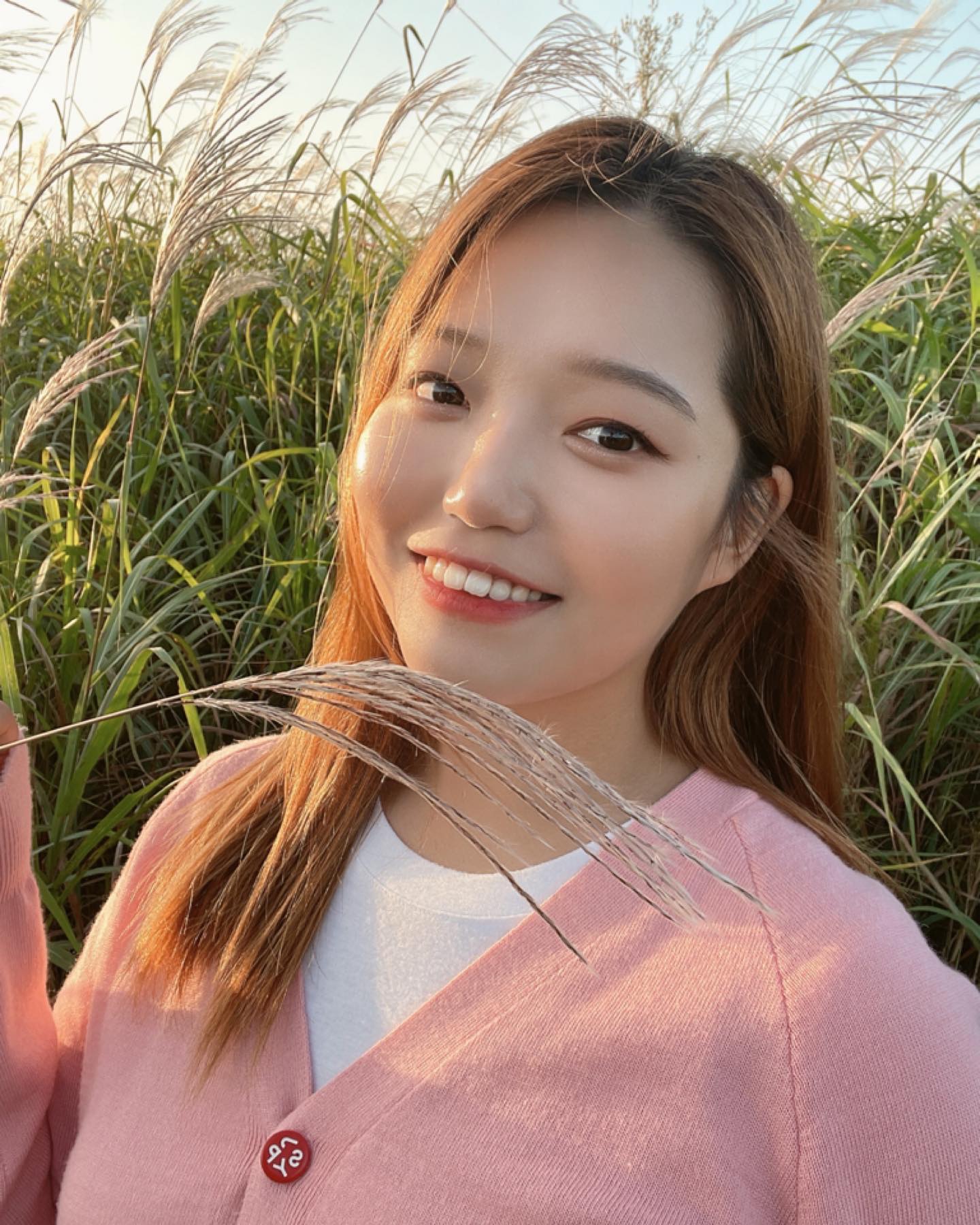 지금 무조건 하늘공원 가야합니다!!😆
가을이 이렇게 시작되고..억새 예쁘💕
.
.
#하늘공원#하늘공원억새축제#사진맛집📸 #가을시작#가을맞이#노을맛집#예쁜척#인생샷#데이트#행복#힐링#좋아요