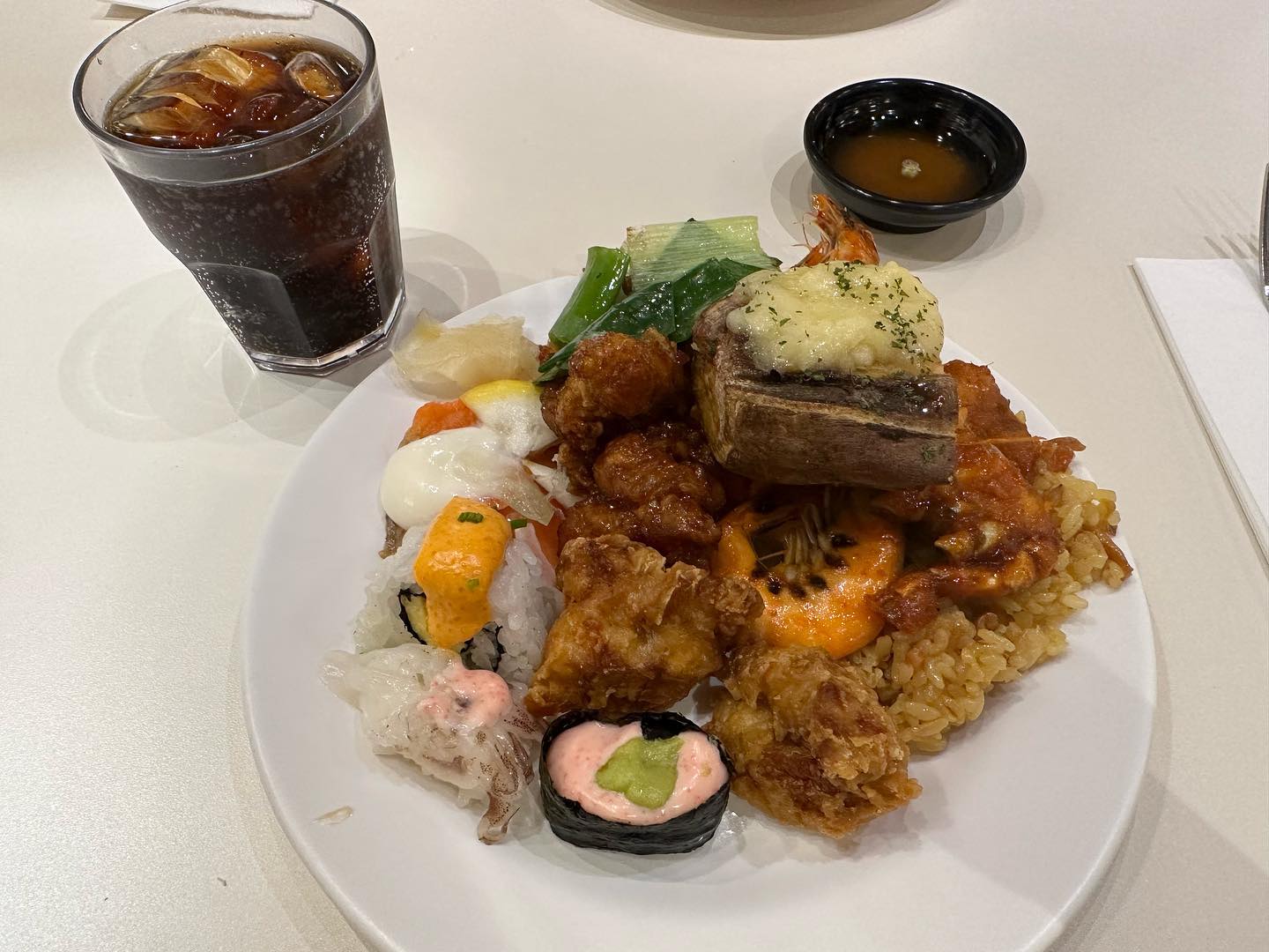 .
오랜만에 애슐리~😋🍴🍣🧇🍝🍰🍕
#애슐리퀸즈 #먹방스타그램