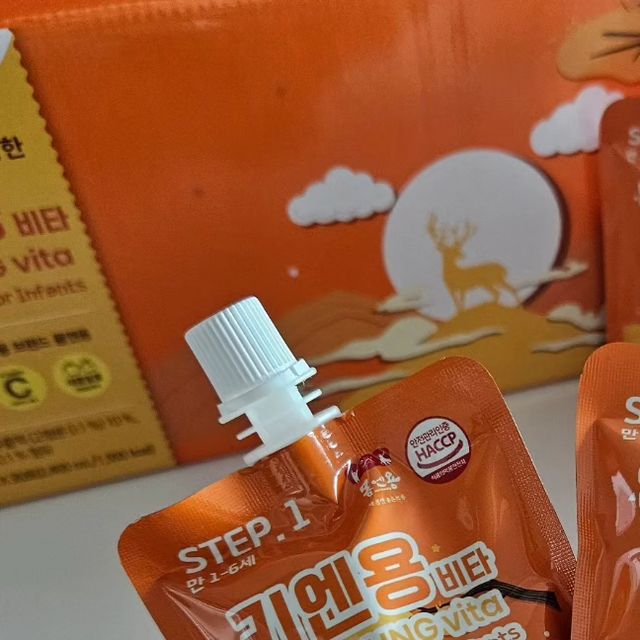 노르지아 on Instagram: "평소에 활동량이 많아 기력보충도 할겸 먹이고 있는데 아들이 너무도 맛있게 먹어주어 뿌듯한 "키엔용 비타" 비타민C를 담은 어린이녹용으로 환절기에 필수인 듯:) 면