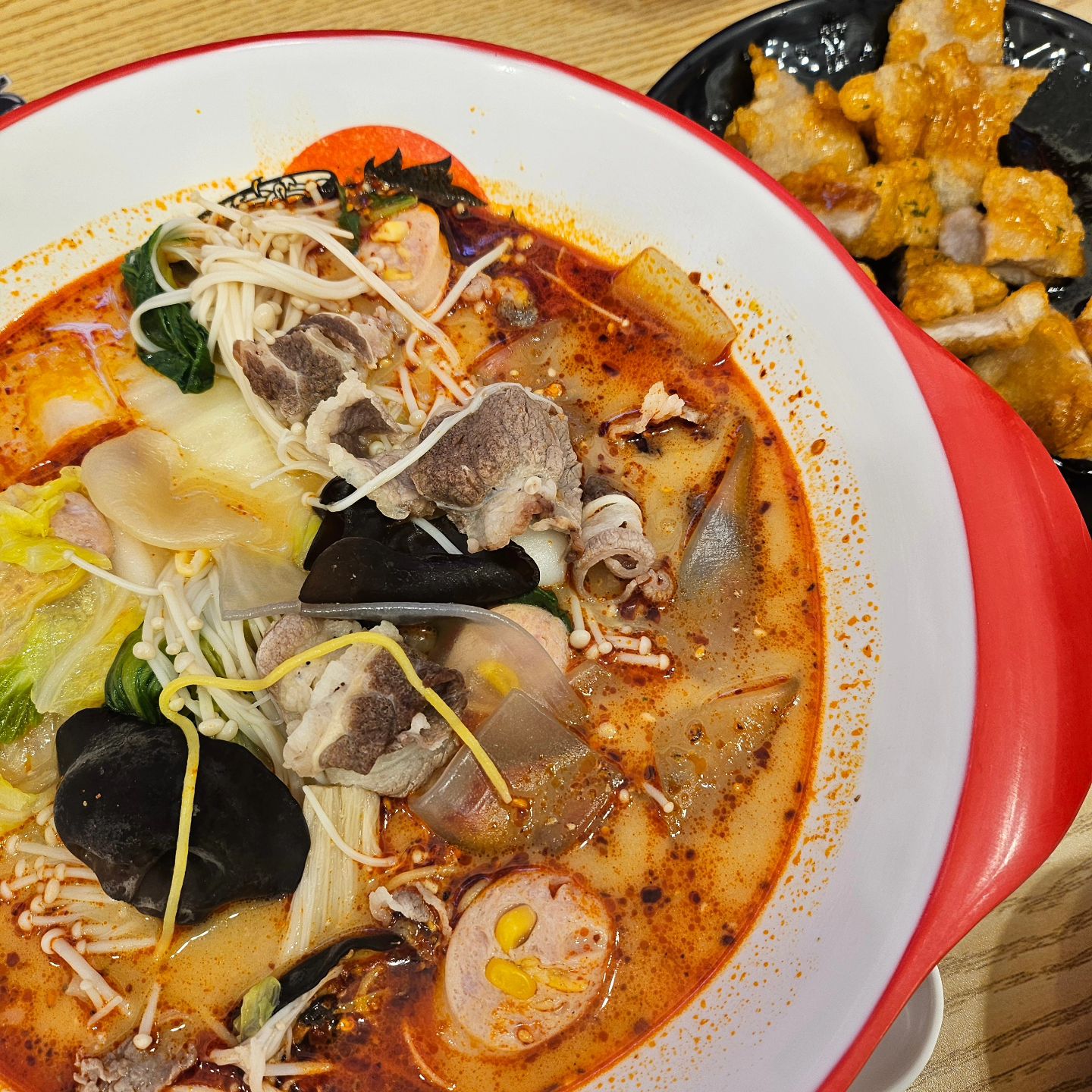 오랜만에 친구들이랑 만나서 마라탕이랑 탕후루먹기~3~

MZ코스로 먹었댬ㅋㅋㅋㅋㅋㅋㅋ
