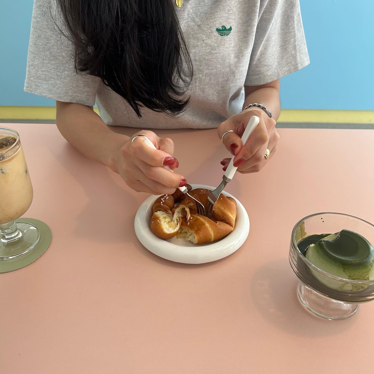 푸딩 맛집 피테 🍮
소금빵도 커피도 너무 맛있어! 또 갈랭 🙌🏻

* 피테 *

매일 : 11:00 ~ 20:00
라스트 오더 : 19:30
주차장 있음 (카페 옆 1대 주차 가능)
T. 0507.1375.5731