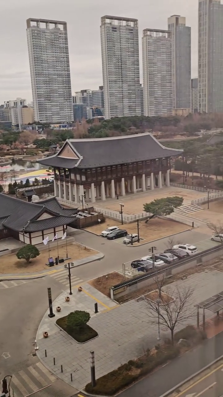 송도 센팍뷰 넘 예쁘다
밤에 보는 센팍은 더 예쁨

#센트럴파크호텔 #센트럴파크공원뷰 #경원재
