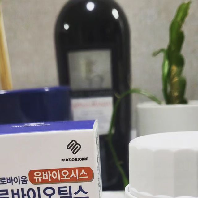 염소진 on Instagram: "#광고 장내 유산균 증식 및 유해균 억제 도움을 주고 배변활동 원활에 도움을 주는 마이크로바이옴 유바이오시스 프로바이오틱스 요즘  필수인 유산균 가루제품 목걸림