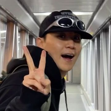 🗂️테드의 TMI on Instagram: "🗂️15초로 떠나는 #태국 여행🇹🇭 끄라비, 피피섬, 방콕 7박 9일동안 야무지게 놀다왔어요💥 추운 겨울 더운 나라로 여행가는 게 얼마나 큰 기쁨인지.. 내년에