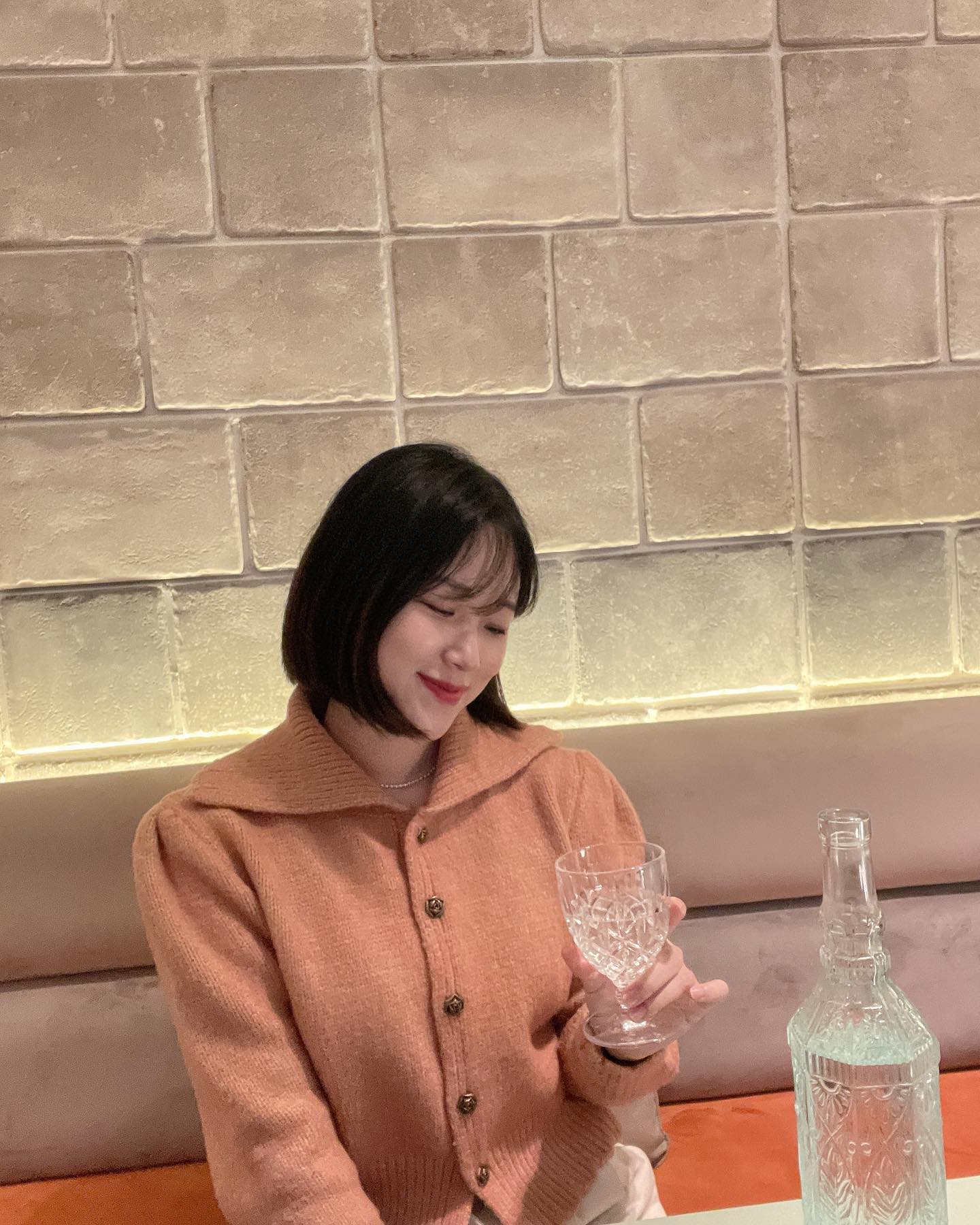 친정엄마찬스로 갔던 성수데이트🤍
지나가다 핫하다는 스케줄!
핫한곳이라 그런지 사람들도 많고
분위기도 좋았다🫶🏻

조금가격대가 있긴했지만
맛은 고급스러워서 만족🤍
이제 집으로 돌아가면 
우리둘만의 데이트하기가 힘드니
엄마찬스 쓸수 있을때 부지런히🤭