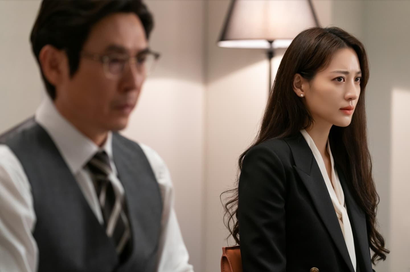 #추천영화

당신의 아이가 사람을 죽였다.
당신의 선택은?

스토리, 연출, 연기 모두 만족!
곱씹게 만드는 물음과 캐릭터들의 행동에
영화관을 나온 뒤에도 여운이 가시지 않았던 #보통의가족

추천작.
10월 16일 개봉.

#ANormalFamily #영화 #한국영화 #보통의가족시사회
#허진호감독 #설경구 #장동건 #김희애 #수현 megaboxon