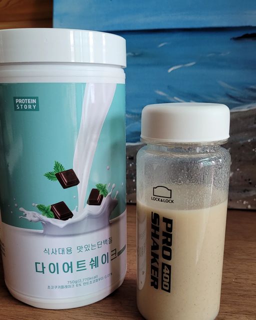 혜지니 대외활동 on Instagram: "#광고 🥛[프로틴스토리] 식사대용 맛있는 단백질 다이어트쉐이크 🥛다이어투쉐이크 아미노산 단백질 등 건강 식품을 팔고 있는 프로틴스토리의 단백질 다이
