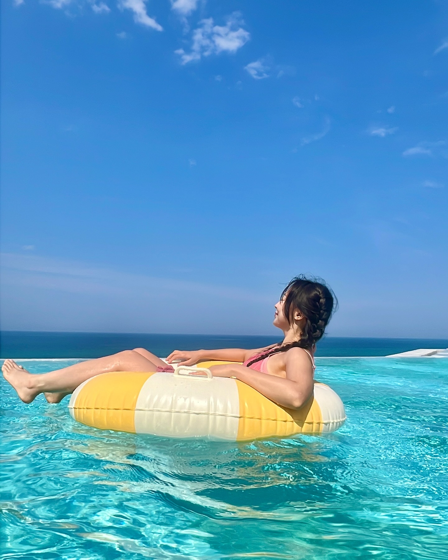 .
나의 최애상큼컬러💛🧡
+나의 최애자연컬러🌊💙🌲💚
= 살방살방 들뜨는 햅삐무드😻💕

보는 것만으로도 기분좋아지는 컬러들💛🧡🩵💙💚
여름좋아인간 행복해~~~~😻💕🥰💓

근데 이제 거기에 +🤎도 추가...😹😹
하루놀때마다 매번 까매지는 거 실화냐...
언제까지 타나본다....ㅋㅋㅋㅋ