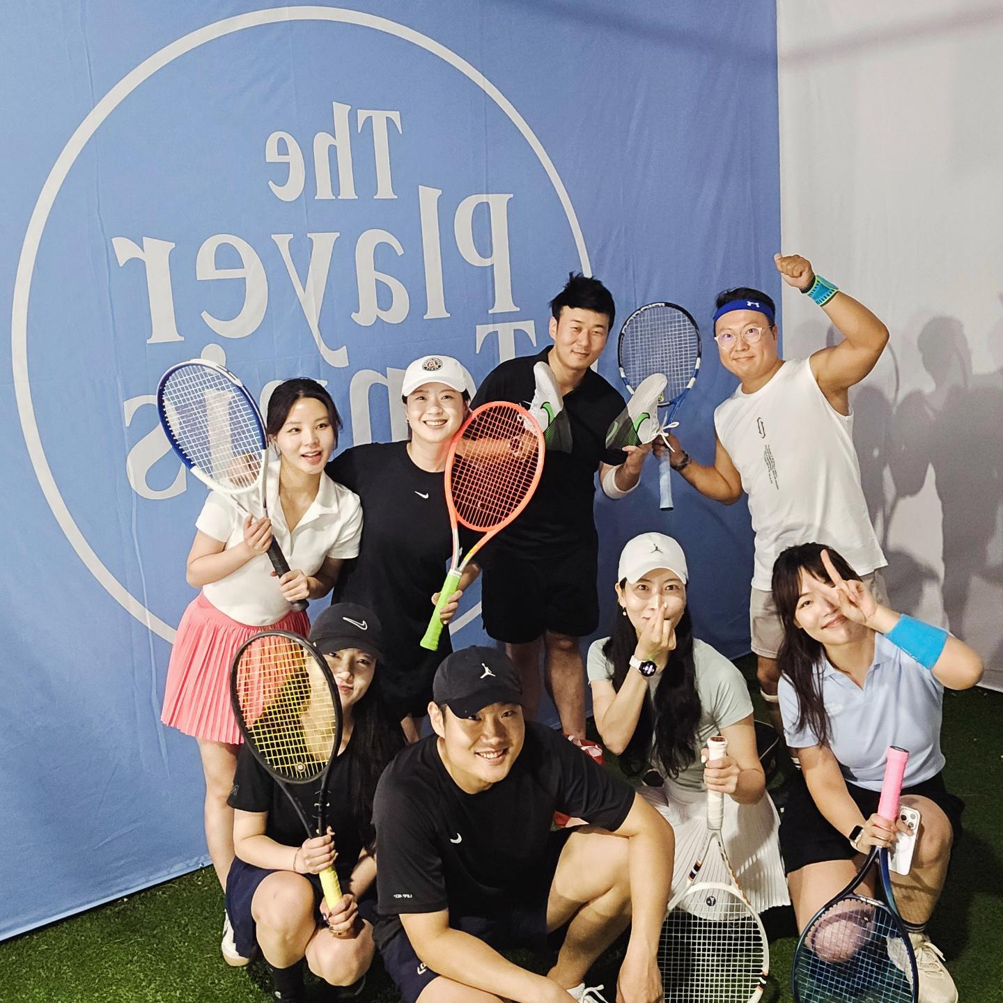 심야테니스.
같이 칠 사람 없어서 모임을 만들어 버렸으.
클럽 NOTOUCH 화이팅!

#용마랠리 #금밤🌙 #테니스 #테니스타그램 #테니스선수의삶