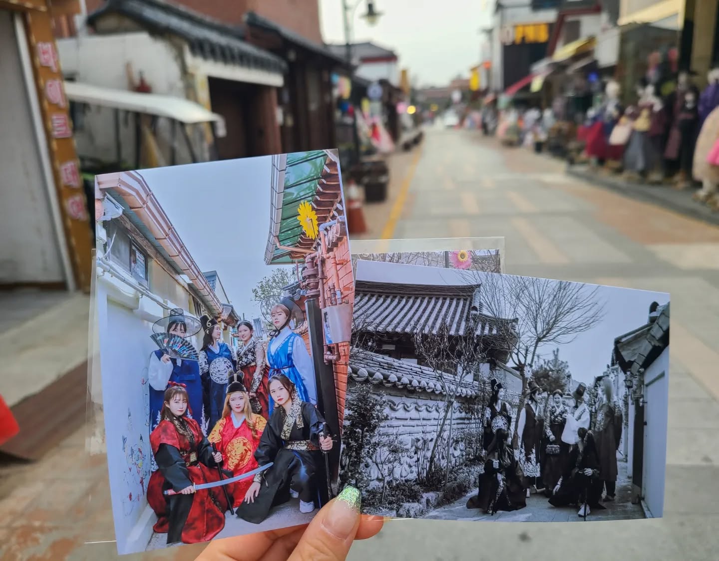 완전 우리랑 똑닮은
카카오 전주 춘식이랑 라이언...🥺
2년 전 우리는 자주 놀러다녔는데...
지금은...다들 일의 노예야...🥲