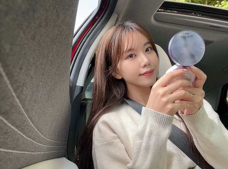 보랏빛처럼💜
미샤 더 열심히 일해주세요..
뉴쿠션 발굴해냈다 👏🏻💫
자연스러운데 완벽한 커버+촉촉광
수정용으로도 아주 완벽!!