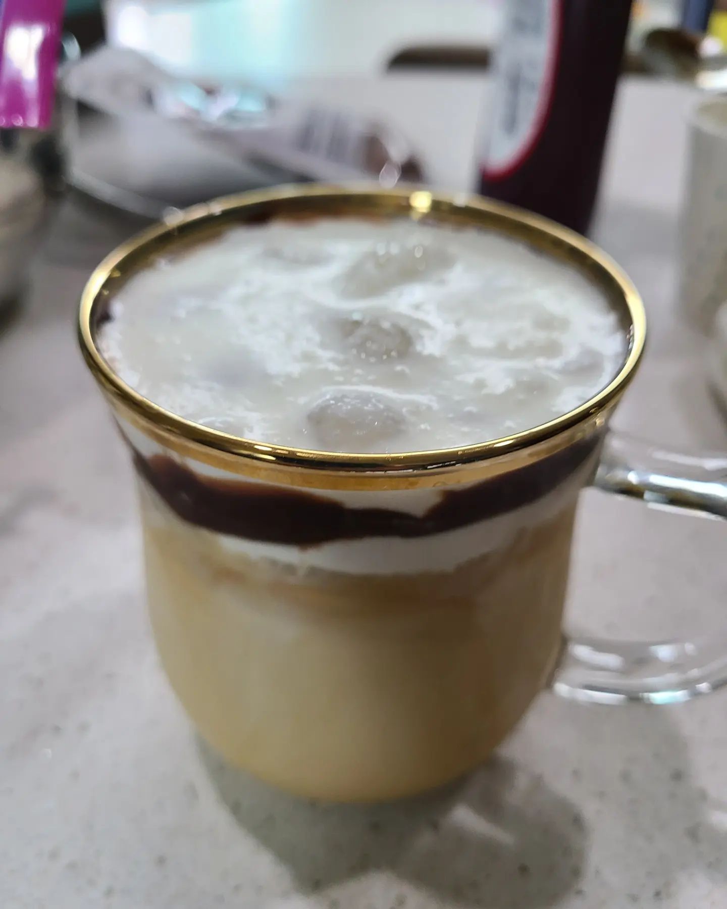블랙글레이즈드 라떼 집에서 만들어보기 .이제 일년내내 마실수 있다. 넘 맛있는 글레이즈드 라떼~🥰
#블랙글레이즈드라떼 #스타벅스시즌음료 #글레이즈드라떼맛있다 #글레이즈드라떼jmt #글레이즈드라떼
