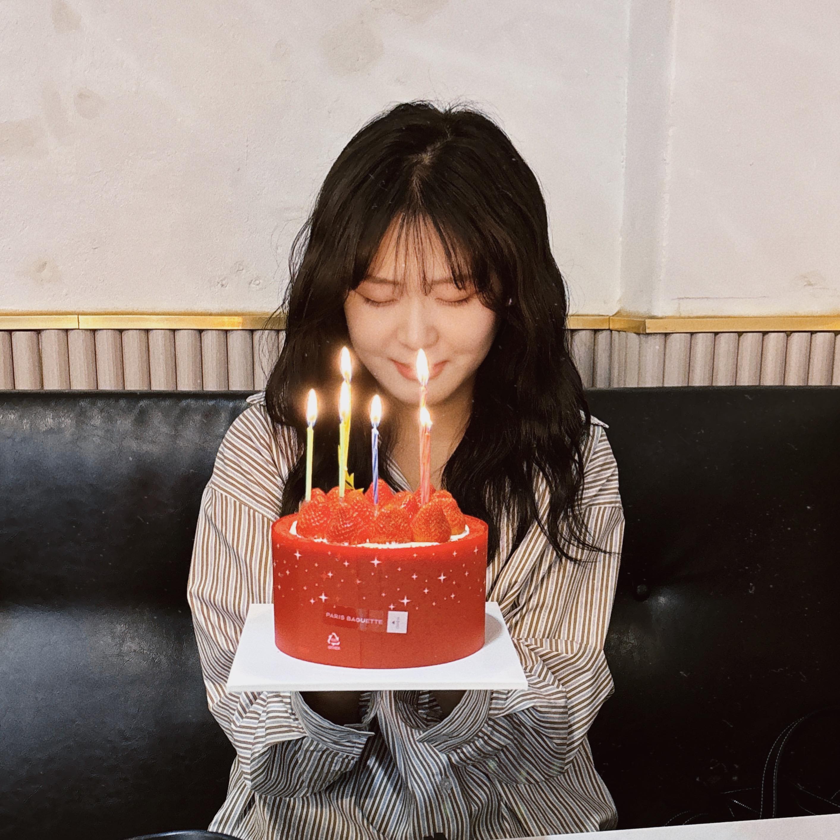 🙏🏻🎂🕯️💨